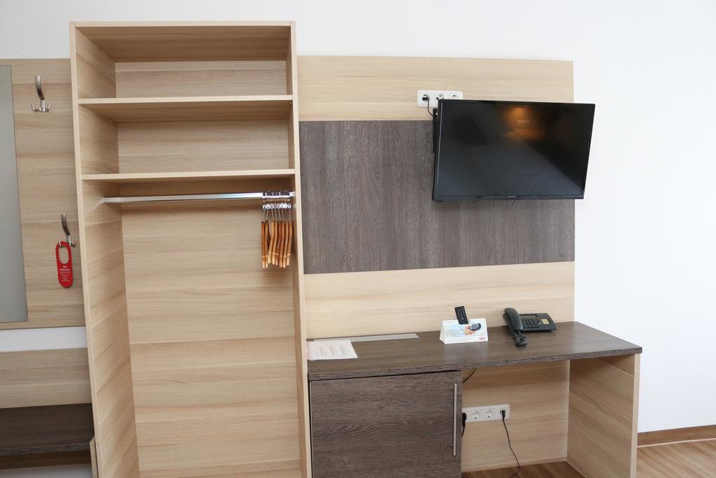 Hotel Baldus Делменхорст Екстериор снимка